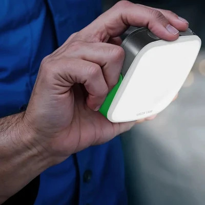چراغ LED خورشیدی گرین لاین مدل Lumenix با پاور بانک ۲۰۰۰ میلیآمپر